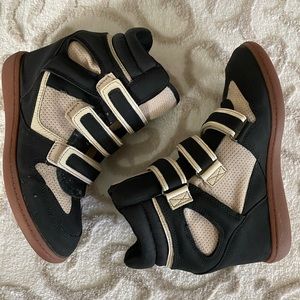 ALDO “Numata” wedge sneaker 8.5